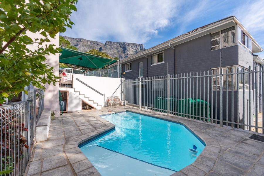 2 Bedroom Property for Sale in Vredehoek Western Cape